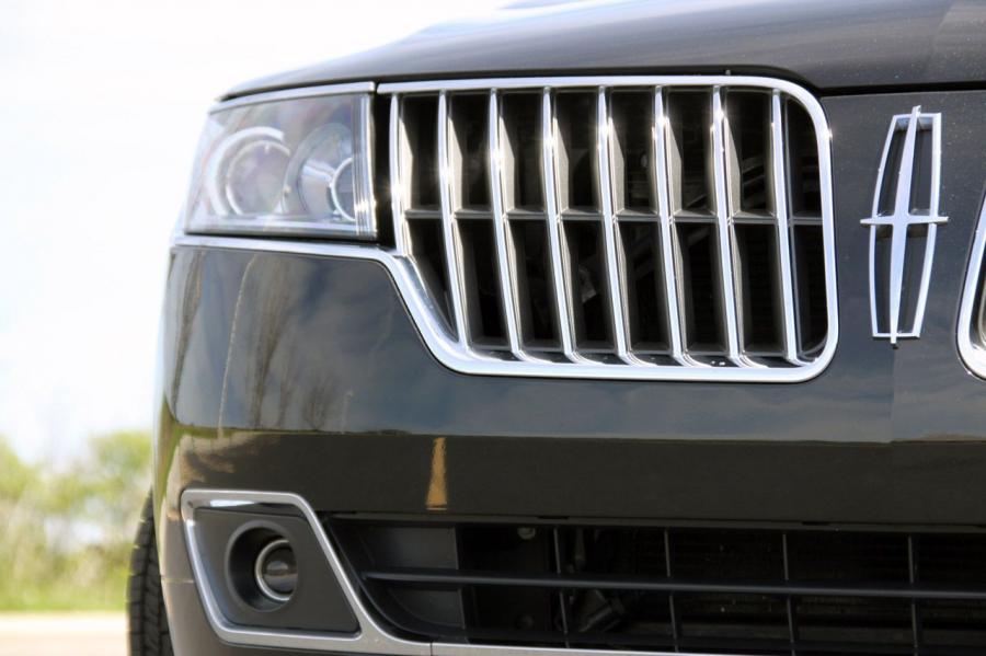  Lincoln MKZ 2010 года  (фото 2 из 211)
